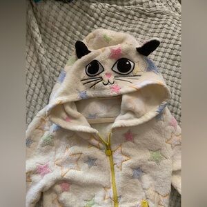 Fuzzy cat hoodie with star print